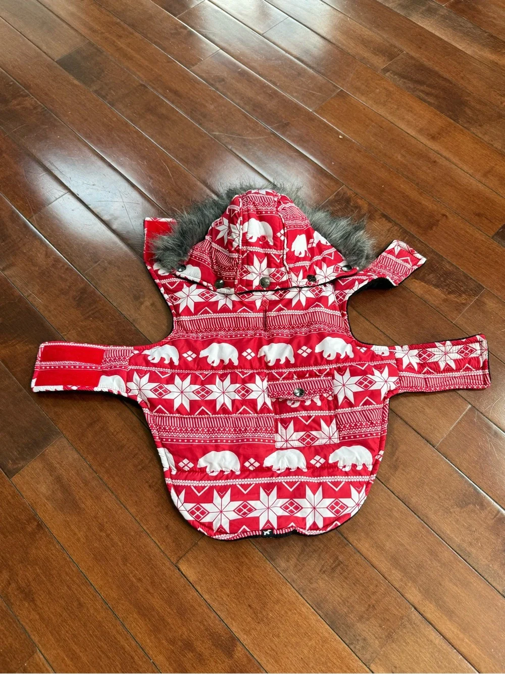 Hotel Doggy Red Polar Bear Fair Isle Hooded Dog Jacket, size Medium